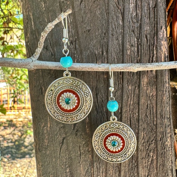 Boho 🌻 Silver Tone Medallion Dangle Drop Earrings Blue Burgundy Enamel Western - Picture 9 of 9
